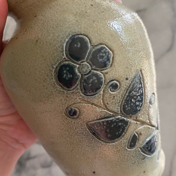 Vintage Salt Glazed Pottery in Gray and Cobalt Blue Vase - Picture 5 of 7